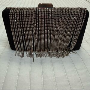 AKIRA Elegant black clutch